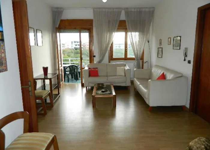 Lungomare 9 Posti Holiday home *